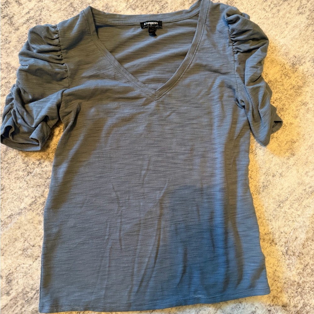 Express Women's Slate V-Neck Ruched Sleeve Tee